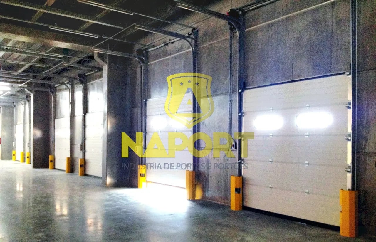 Porta seccional: conheça melhor essa solução