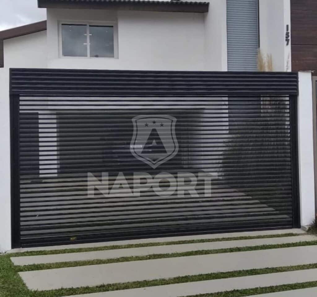 Conheça as vantagens da porta de enrolar automática da Naport