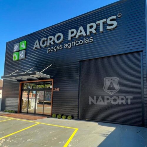 A técnica envolve a descarga elétrica com tinta em pó sobre o produto metálico