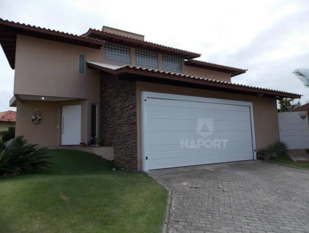 Saiba como as portas seccionais são inovadoras e resistentes.