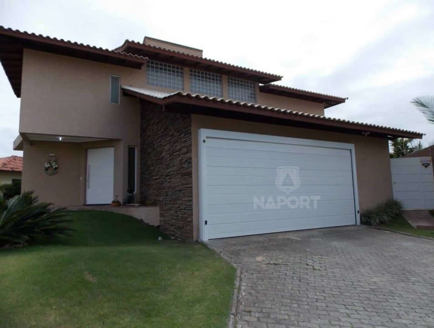 Saiba como as portas seccionais são inovadoras e resistentes.